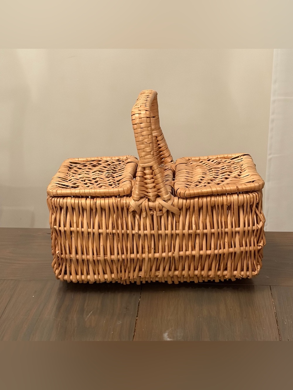 Vintage Wicker Picnic Basket Double Hinged Lid Woven Rattan Market Basket Handle